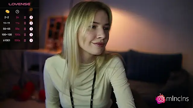 Snapshot of melanielwithu chatting on 03-15-25, 12:58 melanielwithu online show from 03-15-25, 12:58