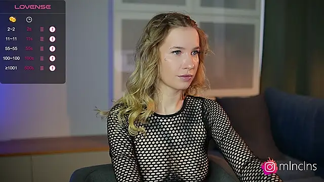 Snapshot of melanielwithu chatting on 11-06-25, 11:22 melanielwithu online show from 11-06-25, 11:22