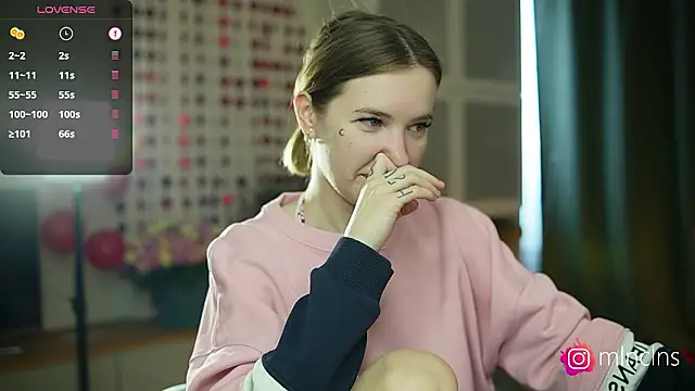 Snapshot of melanielwithu chatting on 02-15-26, 01:09 melanielwithu online show from 02-15-26, 01:09