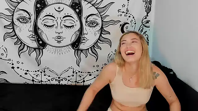 Snapshot of Abby_Scott01 chatting on 03-23-25, 05:00 Abby Scott01 online show from 03-23-25, 05:00