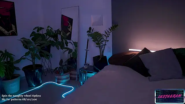 Snapshot of LucyAllenX chatting on 11-13-25, 07:46 LucyAllenX online show from 11-13-25, 07:46