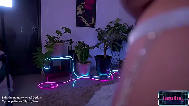 Snapshot of LucyAllenX chatting on 11-26-25, 04:30 LucyAllenX online show from 11-26-25, 04:30