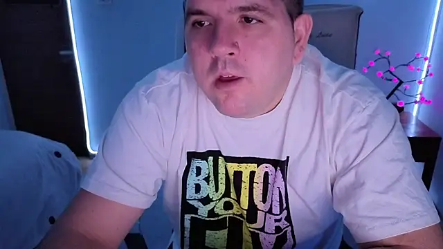 Snapshot of Basystem chatting on 10-22-25, 03:07 Basystem online show from 10-22-25, 03:07