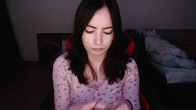 Snapshot of Laralianna chatting on 12-05-25, 03:09 Laralianna online show from 12-05-25, 03:09