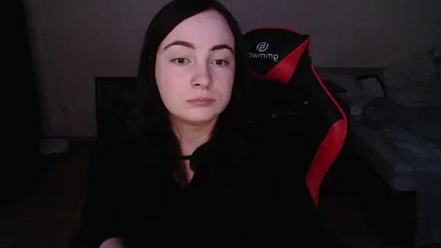 Snapshot of Laralianna chatting on 02-10-26, 08:57 Laralianna online show from 02-10-26, 08:57