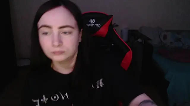 Snapshot of Laralianna chatting on 02-12-26, 11:11 Laralianna online show from 02-12-26, 11:11