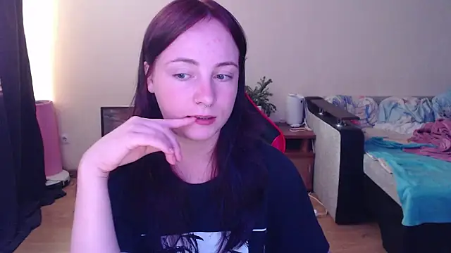 Laralianna online show from 06-27-26, 04:56