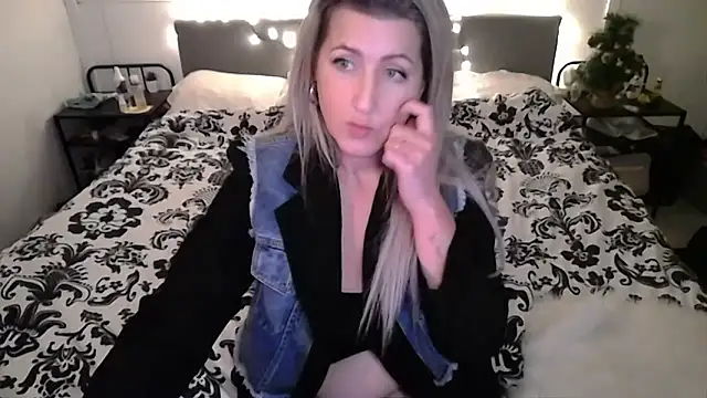 Snapshot of TessToy chatting on 01-16-25, 08:22 TessToy online show from 01-16-25, 08:22