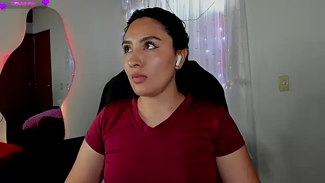 Snapshot of AnushaKumari chatting on 01-05-25, 04:59 AnushaKumari online show from 01-05-25, 04:59