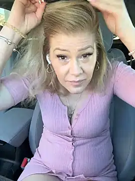 Snapshot of Lexi_Shocker chatting on 02-24-25, 05:31 Lexi Shocker online show from 02-24-25, 05:31