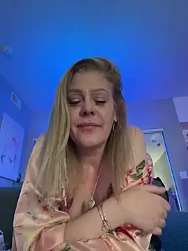 Snapshot of Lexi_Shocker chatting on 03-21-25, 05:02 Lexi Shocker online show from 03-21-25, 05:02