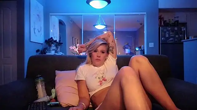 Snapshot of Lexi_Shocker chatting on 09-10-25, 06:24 Lexi Shocker online show from 09-10-25, 06:24