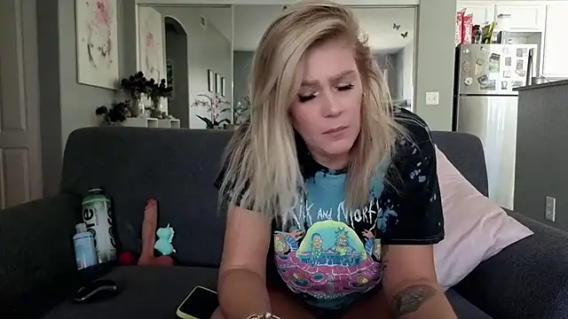 Snapshot of Lexi_Shocker chatting on 09-16-25, 05:25 Lexi Shocker online show from 09-16-25, 05:25