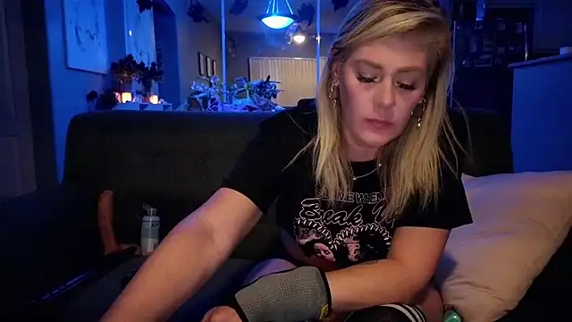 Snapshot of Lexi_Shocker chatting on 09-25-25, 07:12 Lexi Shocker online show from 09-25-25, 07:12