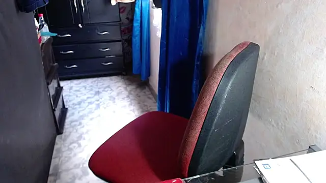 Snapshot of Barbiegomez chatting on 10-22-25, 03:23 Barbiegomez online show from 10-22-25, 03:23