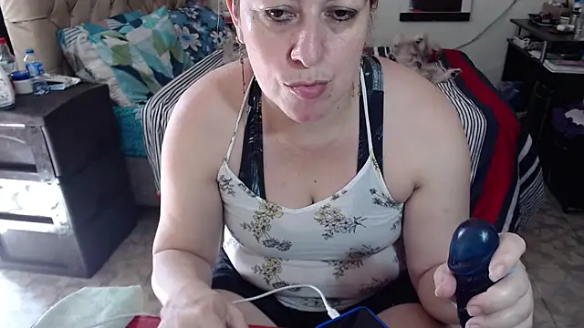 Snapshot of Barbiegomez chatting on 12-22-25, 07:00 Barbiegomez online show from 12-22-25, 07:00