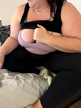 sweeti Em online show from 12-20-25, 05:53