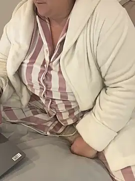 sweeti Em online show from 01-15-26, 07:06