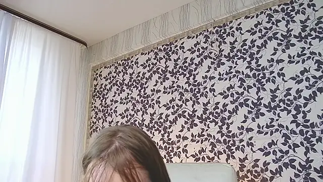 Snapshot of Laurainlove chatting on 07-18-26, 07:12 Laurainlove online show from 07-18-26, 07:12