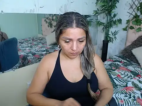 Snapshot of cum_bigass chatting on 05-09-26, 12:21 cum bigass online show from 05-09-26, 12:21