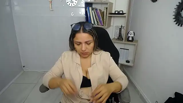 Snapshot of cum_bigass chatting on 05-25-26, 12:22 cum bigass online show from 05-25-26, 12:22