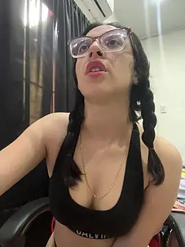 Snapshot of Ninnfa chatting on 12-10-24, 08:16 Ninnfa online show from 12-10-24, 08:16