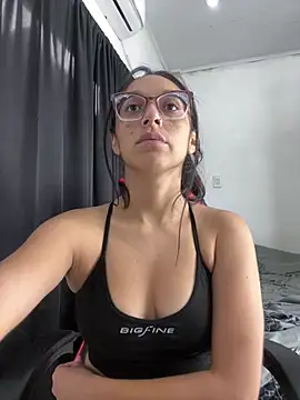 Snapshot of Ninnfa chatting on 02-25-25, 05:36 Ninnfa online show from 02-25-25, 05:36