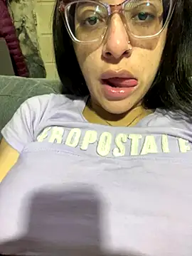 Snapshot of Ninnfa chatting on 09-28-25, 04:07 Ninnfa online show from 09-28-25, 04:07