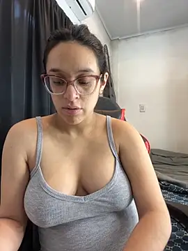 Snapshot of Ninnfa chatting on 10-04-25, 03:32 Ninnfa online show from 10-04-25, 03:32