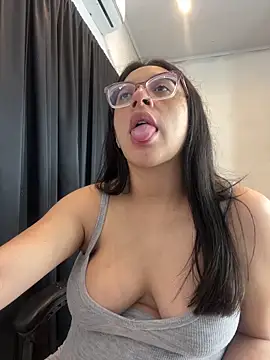 Snapshot of Ninnfa chatting on 10-09-25, 10:19 Ninnfa online show from 10-09-25, 10:19