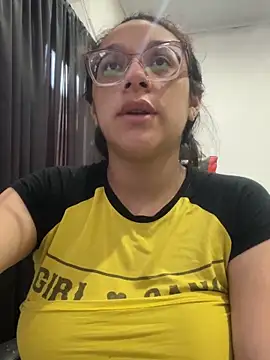 Snapshot of Ninnfa chatting on 11-11-25, 05:13 Ninnfa online show from 11-11-25, 05:13