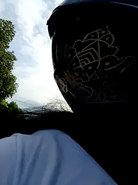 Snapshot of Monseratte21 chatting on 12-14-25, 01:16 Monseratte21 online show from 12-14-25, 01:16