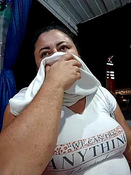 Monseratte21 online show from 12-15-25, 04:28