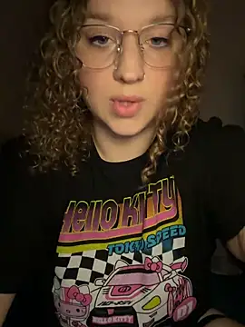 EmmieRae online show from 10-26-25, 03:34