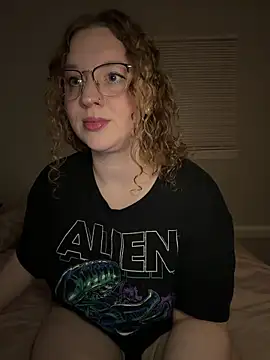 EmmieRae online show from 05-19-26, 06:53