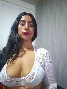 Valentinne z online show from 02-01-25, 08:47