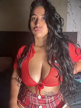 Valentinne z online show from 04-19-26, 07:29