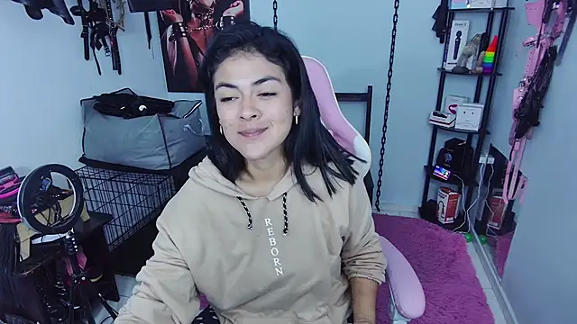 Snapshot of Hannah-grace chatting on 01-10-26, 01:02 Hannah-grace online show from 01-10-26, 01:02