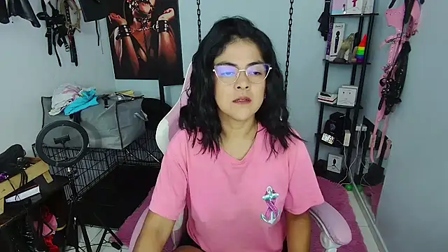 Snapshot of Hannah-grace chatting on 01-11-26, 12:54 Hannah-grace online show from 01-11-26, 12:54