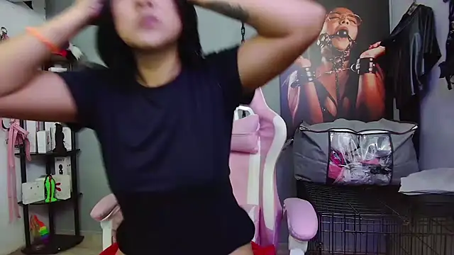 Snapshot of Hannah-grace chatting on 02-12-26, 09:48 Hannah-grace online show from 02-12-26, 09:48