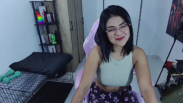Snapshot of Hannah-grace chatting on 07-17-26, 11:39 Hannah-grace online show from 07-17-26, 11:39