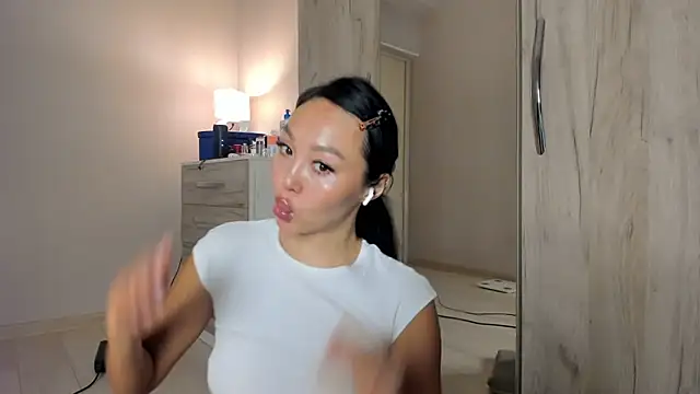 keiko hot online show from 04-20-26, 02:25