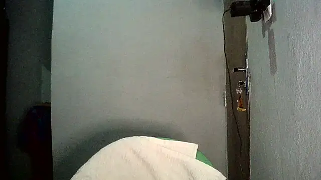 Snapshot of AlexiaDuucan chatting on 10-22-25, 12:22 AlexiaDuucan online show from 10-22-25, 12:22