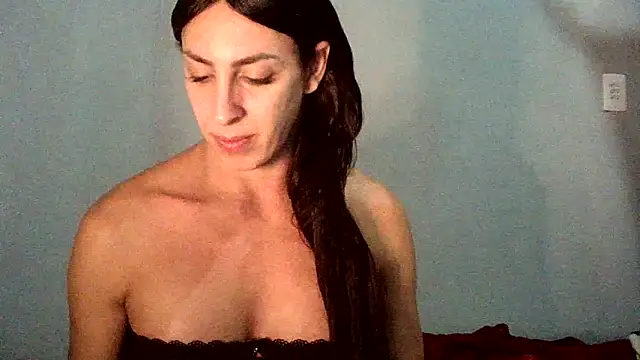 Snapshot of AlexiaDuucan chatting on 11-04-25, 12:59 AlexiaDuucan online show from 11-04-25, 12:59