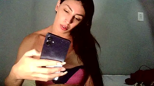 Snapshot of AlexiaDuucan chatting on 11-06-25, 11:33 AlexiaDuucan online show from 11-06-25, 11:33