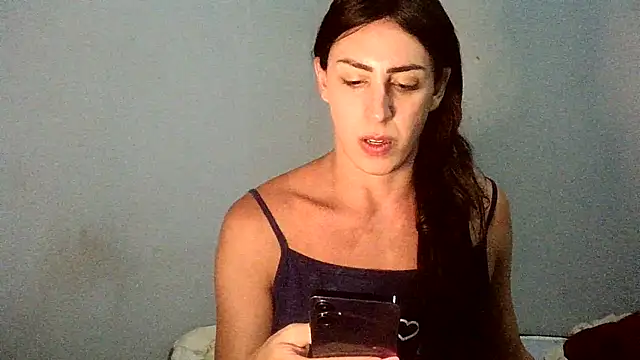 Snapshot of AlexiaDuucan chatting on 11-21-25, 12:10 AlexiaDuucan online show from 11-21-25, 12:10