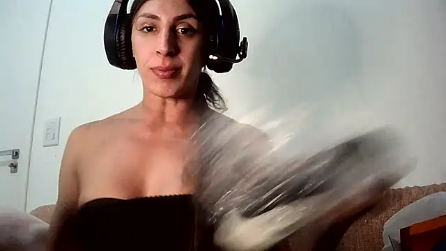 Snapshot of AlexiaDuucan chatting on 02-14-26, 12:07 AlexiaDuucan online show from 02-14-26, 12:07