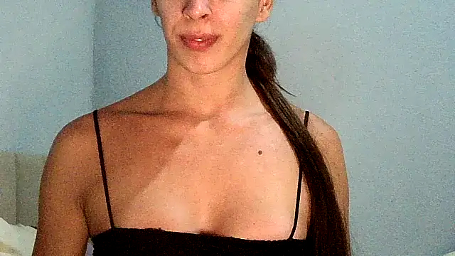 Snapshot of AlexiaDuucan chatting on 03-05-26, 02:07 AlexiaDuucan online show from 03-05-26, 02:07