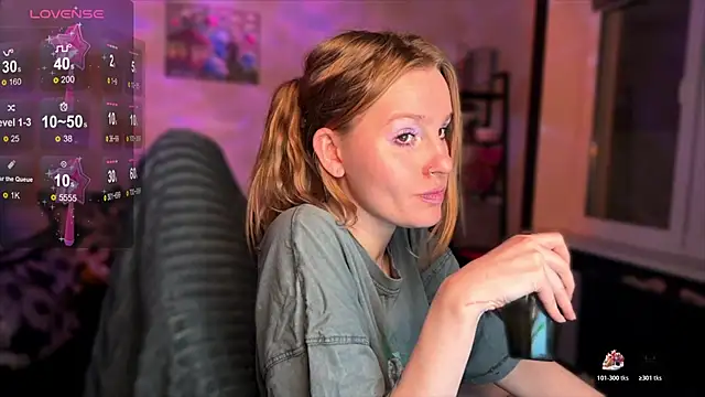 Chanel Gill online show from 11-30-25, 01:20