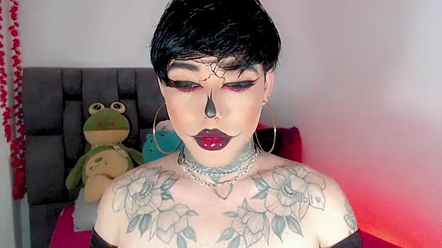 Snapshot of little_star_porn chatting on 10-31-25, 04:52 little star porn online show from 10-31-25, 04:52